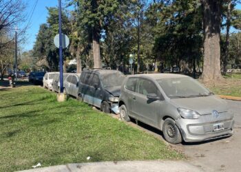 Un concejal de Yerba Buena reclamó que retiren los vehículos chocados de la comisaría