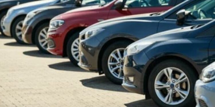 El Gobierno reducirá impuestos para la compraventa de automotores