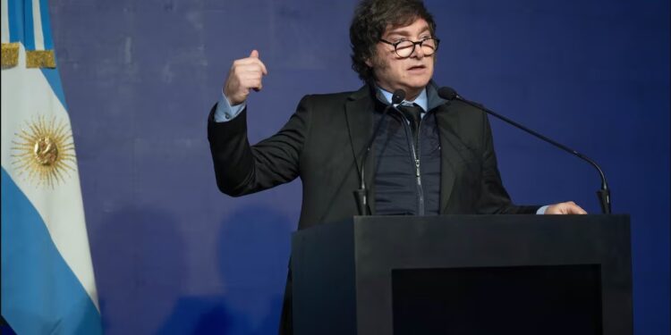 Javier Milei llamó a invertir en Argentina en el Consejo de las Américas