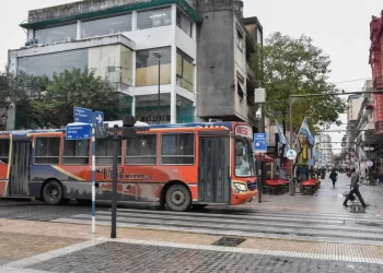Cambia el sentido de las calles Crisóstomo y San Lorenzo y se reubican las paradas de ómnibus