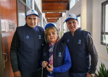Plaza Independencia tiene tres cuidadores, conocidos como «los placeros»