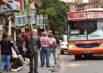 El boleto mínimo de colectivo en Tucumán subirá a $950 tras un aumento del 37%