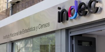 El PBI cayó un 3,4% en los primeros seis meses del 2024, según el INDEC