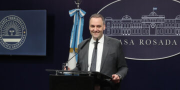 Adorni defendió el camino económico del Gobierno de Milei y anuncia nuevas inversiones