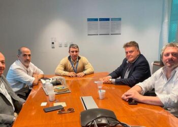 Amaya gestiona mayor conectividad y promoción para Tucumán con Aerolíneas Argentinas