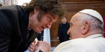 El Gobierno argentino «respeta» pero «no comparte» las críticas del Papa Francisco al Gobierno de Milei