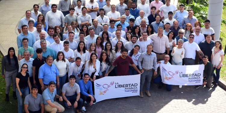 La Libertad Avanza presentó 4 mil adhesiones y quedó cerca de constituirse como partido político en Tucumán