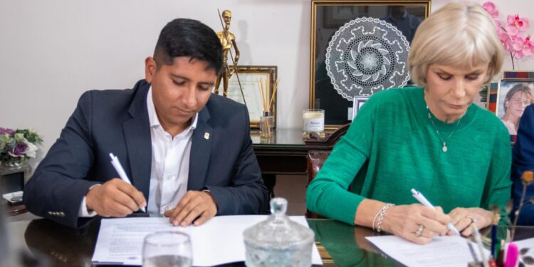 La Universidad San Pablo y Banda del Río Salí firman convenio para prácticas profesionales en salud