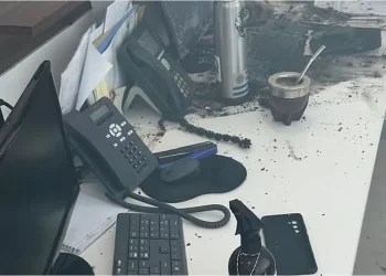 Al presidente de la Sociedad Rural le mandaron dos cartas bomba y una llegó a estallar