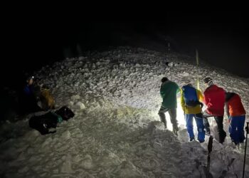 Avalancha en Bariloche: sobreviviente logra pedir ayuda después de 10 horas atrapado en la nieve