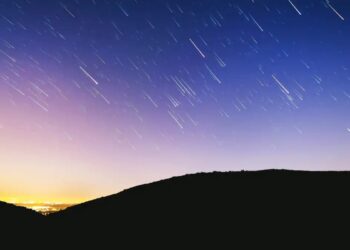 La NASA creo accidentalmente la primera lluvia de estrellas de origen humano