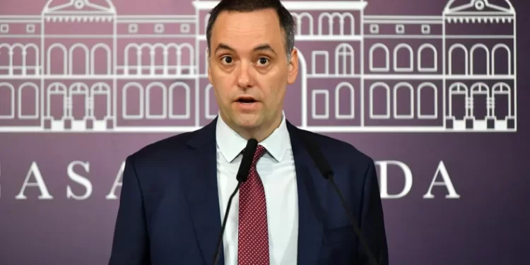 El Gobierno le otorgó el rango de Ministro a Manuel Adorni y a otras cinco Secretarías