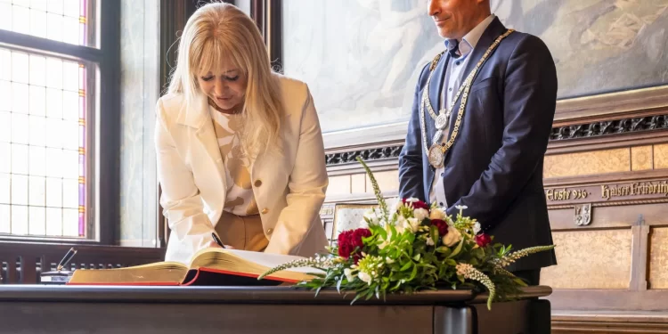 En Alemania, la intendenta Chahla refuerza los vínculos de cooperación con la ciudad hermana de Erfurt