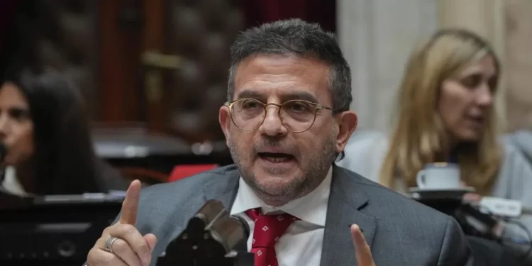 Cisneros dijo que el veto a la universidad pública es un ataque a los estudiantes”