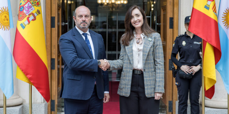 Victoria Villarruel se reunió con el Presidente del Senado Español
