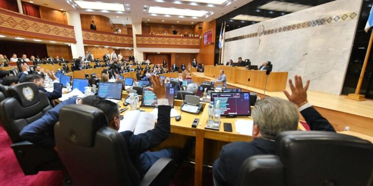 Con un amplio debate, en la HLT se sancionaron varios proyectos