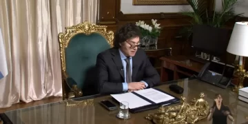 Milei considera traspasar universidades a las provincias tras el veto al financiamiento