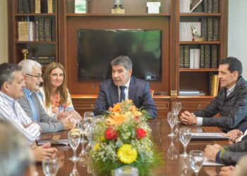 Acevedo encabezó la «Mesa de Diálogo» junto a Monseñor Carlos Sánchez