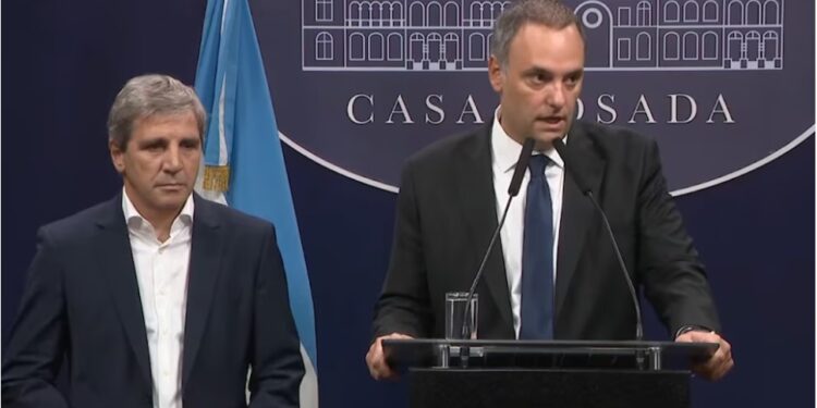 El Gobierno reduce retenciones al campo y elimina impuestos a las economías regionales