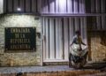 La oposición Venezolana exige el fin del asedio policial a la embajada Argentina en Caracas