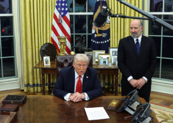 Donald Trump impone aranceles al acero y aluminio, pone fin a la moneda de 1 centavo y endurece su postura sobre Gaza