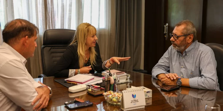 El Municipio y empresarios del transporte buscan mejorar el servicio de ómnibus en la capital