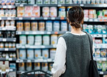 La inflación de febrero fue del 2,4% y acumula un 66,9% en el último año
