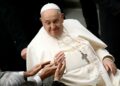 El Papa Francisco salió del estado de gravedad y continúa con su recuperación