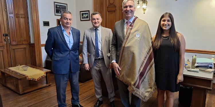 La Escuela de Gobierno de Tucumán firmó un convenio con la Universidad Austral