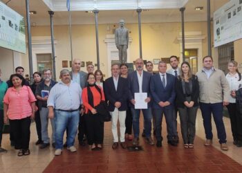 Firman convenio para monitorear la calidad del agua en El Cadillal y La Angostura