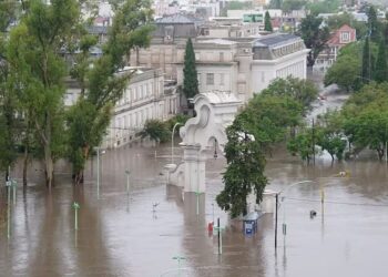 El Gobierno decretó tres días de duelo por las víctimas del temporal en Bahía Blanca