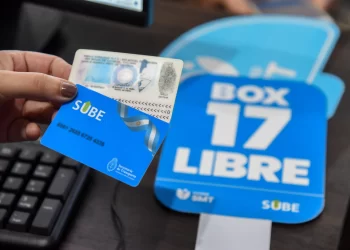 Continúa la entrega gratuita de tarjetas SUBE para trabajadores de la capital