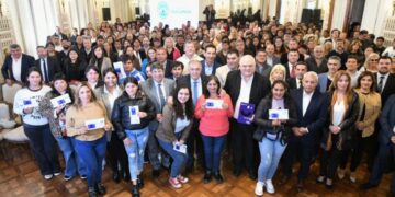 Jaldo entregó nuevas Tarjetas Alimentarias Independencia y duplicó el monto de asistencia