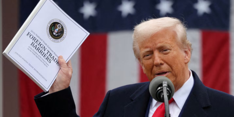 Trump desata una nueva era de proteccionismo global y crece el temor a una recesión mundial