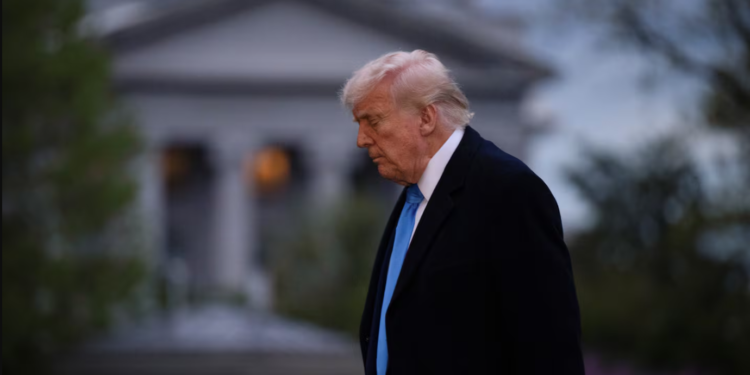 Trump escala la guerra comercial con China y amenaza con aranceles del 50%