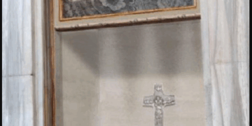 El Vaticano difundió la imagen de la tumba donde descansarán los restos del papa Francisco