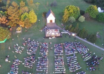 Peregrinación al Santuario de la Virgen de Schoenstatt: Una caminata de fe y esperanza