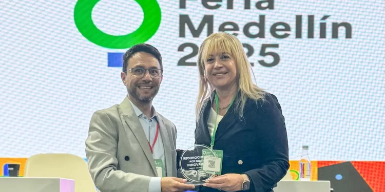 Chahla presentó el modelo de gobierno de San Miguel de Tucumán en Colombia