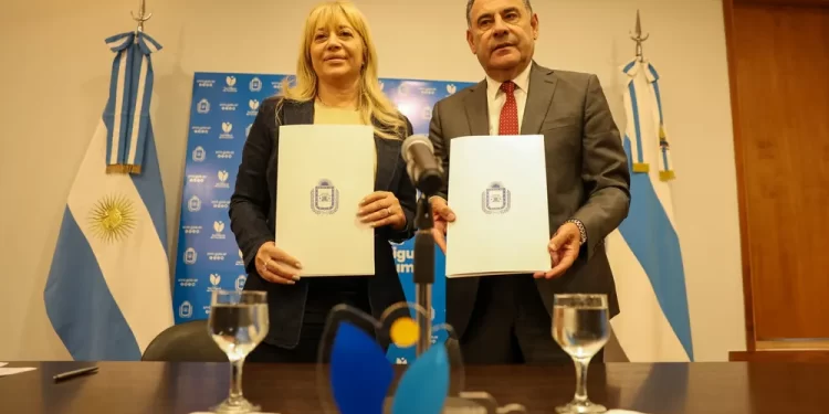 Boleto estudiantil gratuito: Se dio entrega de la SUBE para 7.500 alumnos del interior