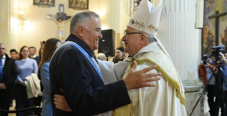 Jaldo encabezó el Tedeum del 25 de Mayo y el Arzobispo Sánchez pidió reconstruir la Patria desde la dignidad y el diálogo