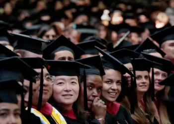 Trump endurece la política migratoria y apunta contra estudiantes chinos y provoca una fuerte respuesta de Pekín