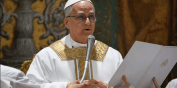 En su primera misa, León XIV llamó a los cardenales acompañarlo en una Iglesia que «ilumine las noches del mundo»