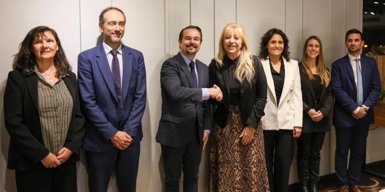 San Miguel de Tucumán y Francia sellan un acuerdo para impulsar el idioma y la cultura francesa en las escuelas municipales