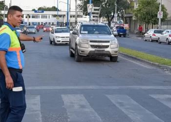 Por falta nacional de chapas patentes, el Municipio de San Miguel de Tucumán no multará a conductores que presenten el permiso oficial