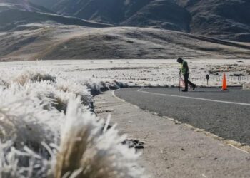Piden extrema precaución en rutas de montaña por hielo, nieve y obstáculos: La 307 permanece cortada