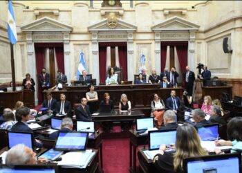 Otro aumento para los senadores: Desde julio cobrarán más de $9,5 millones mensuales