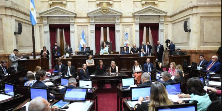 Otro aumento para los senadores: Desde julio cobrarán más de $9,5 millones mensuales