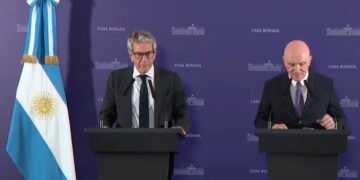 El Gobierno presentó un proyecto de ley para incentivar el uso de dólares no declarados y reducir la presión fiscal