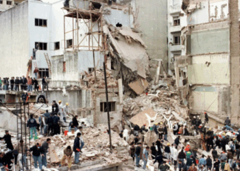 Caso AMIA: La Justicia argentina hará el primer juicio en ausencia a acusados iraníes y libaneses prófugos desde 2006