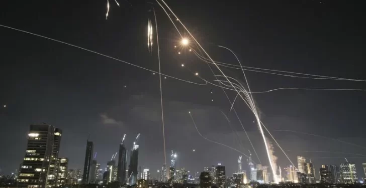 Escalada sin precedentes en Medio Oriente: Israel atacó instalaciones nucleares en Irán